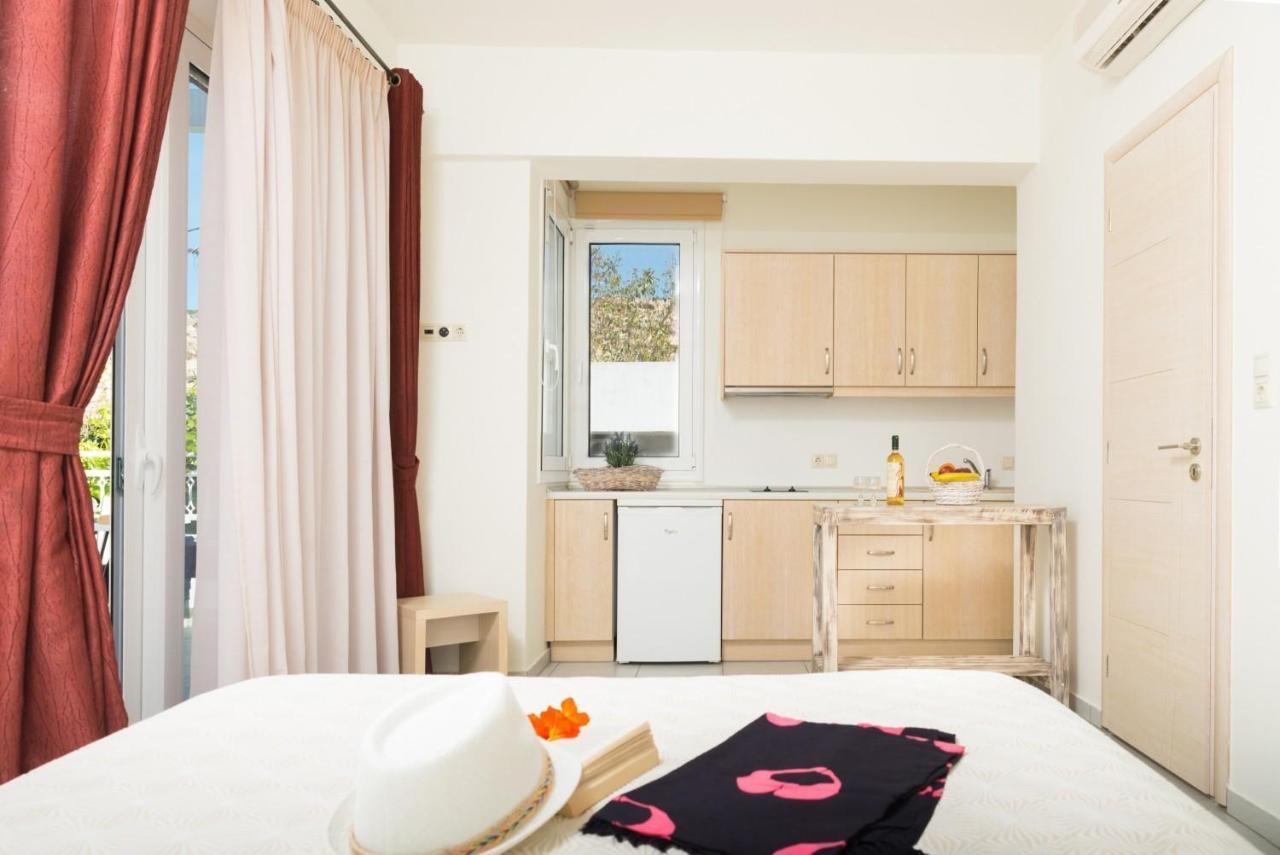 Hotel Sunshine Matala エクステリア 写真