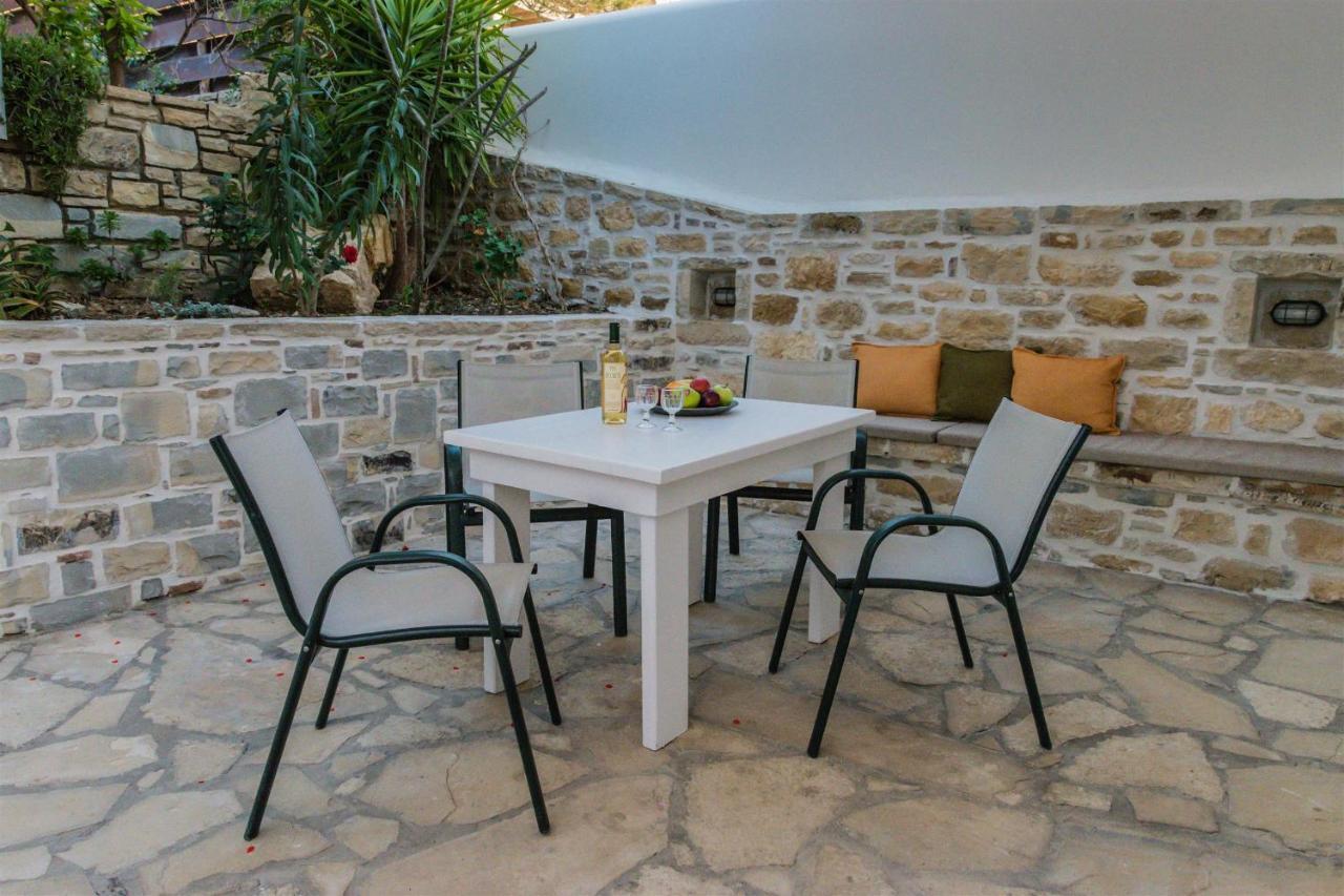 Hotel Sunshine Matala エクステリア 写真