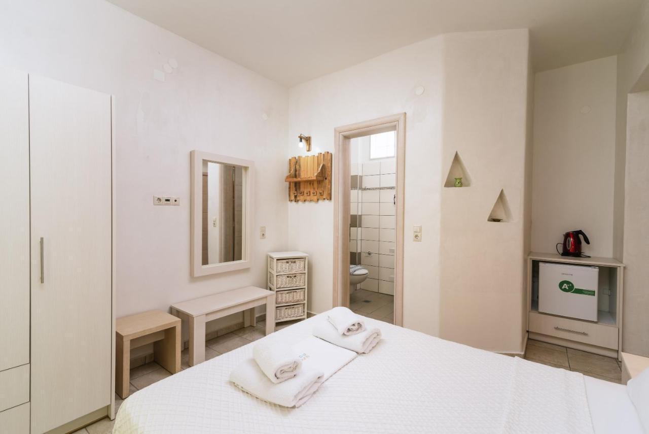 Hotel Sunshine Matala エクステリア 写真